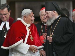 Benedykt XVI i przedstawiciele innych wyzna chrzecijaskich podczas spotkania ekumenicznego w Polsce, maj 2006 r.