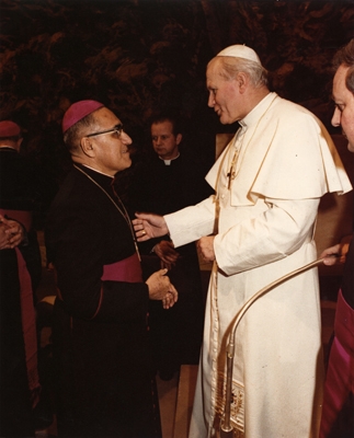 Święty Oskar Romero i święty Jan Paweł II