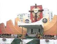 Ołtarz główny podczas Mszy św. na zakończenie Międzynarodowego Kongresu Eucharystycznego, 01.06.1997